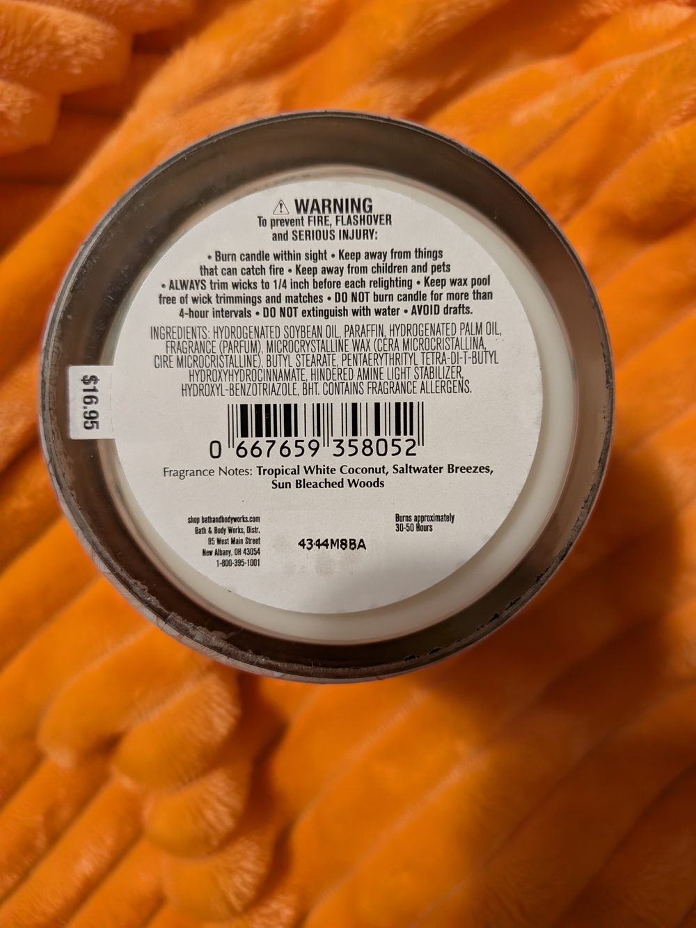 Bath & Body Waikiki Beach Coconut Candle - Picture 2 of 3